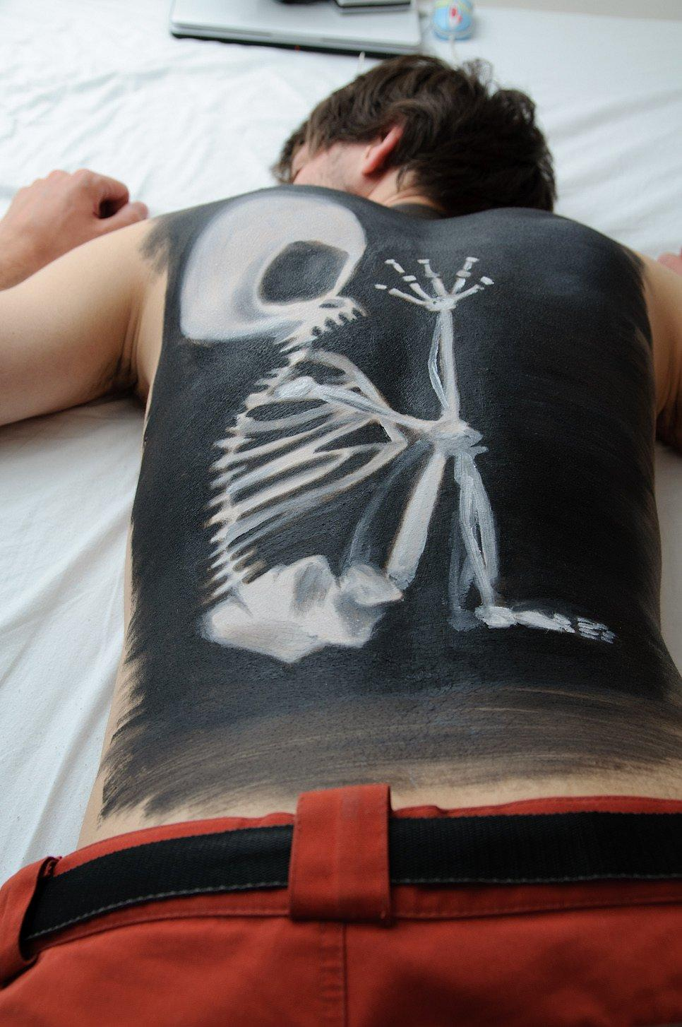 Lying Skelleton